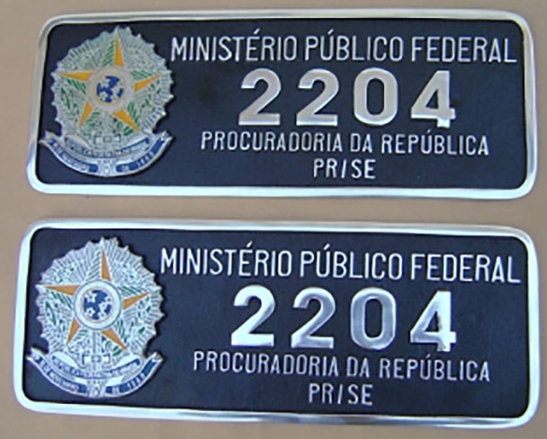 PLACA DE CARRO OFICIAL EM ALUMNIO FUNDIDO